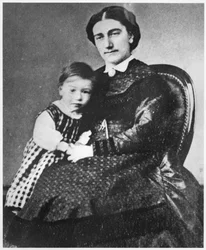 Madame Gide mit André Gide, 1872